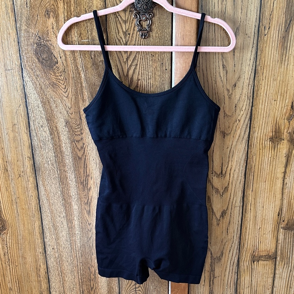 OQQ Black Romper